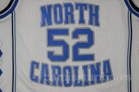 Camisetas NCAA North Carolina James Worthy Blanco
