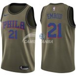 Camisetas NBA Salute To Servicio Philadelphia Sixers Joel Embiid Nike Ejercito Verde 2018